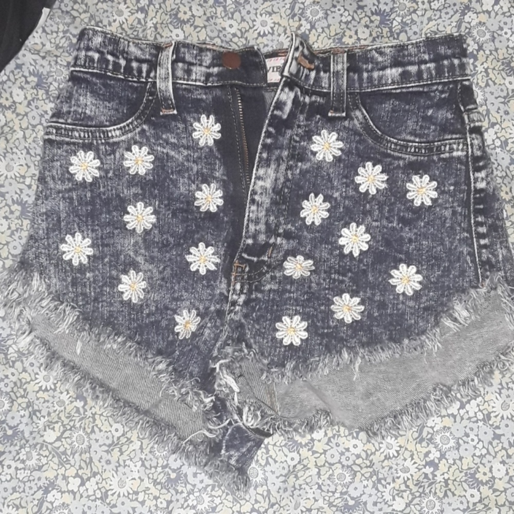 Vibrant M.I.U high waisted daisy shorts